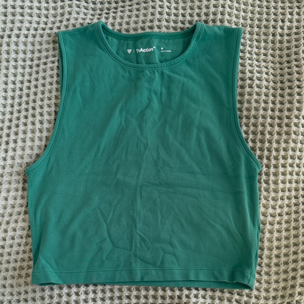Aritzia TNA crop tank